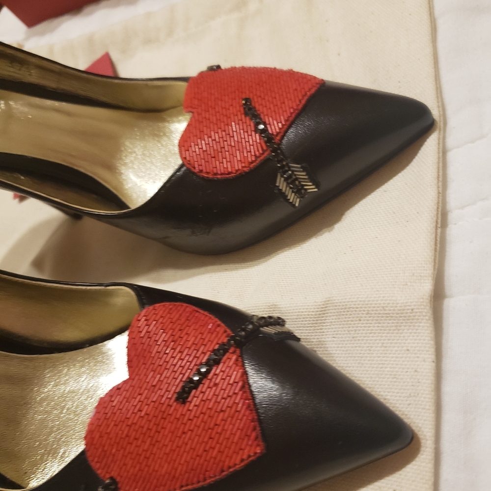 Shoes - Picture 3 of 8